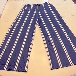Arolina Classic and Super Comfy Wide Leg striped Pants size Medium NWT